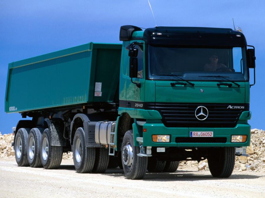  Mercedes-Benz Actros 2040 1997 года  (фото 1 из 12)